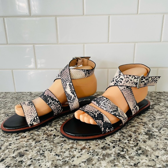 Qupid Women’s Flat Gladiator Sandals Snake Skin Strap Design - Picture 7 of 11